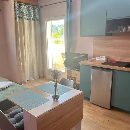 Holiday home Terrasse Avec Vue Degagee 3km Avignon *